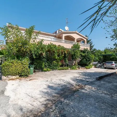 Apartamento Duje *