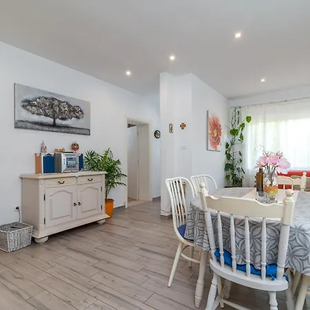Duje Apartment