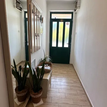 Duje Apartment Trogir