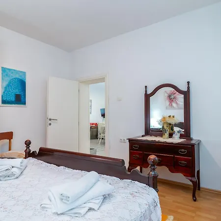 Duje Apartment